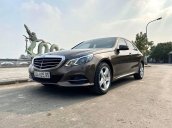 Bán xe Mercedes E200 đời 2013, màu nâu