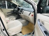 Cần bán xe Toyota Innova 2.0 G số tự động, đời 2014, màu bạc, giá tốt