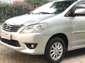 Cần bán xe Toyota Innova 2.0 G số tự động, đời 2014, màu bạc, giá tốt