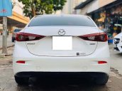 Cần bán gấp Mazda 3 1.5 AT năm sản xuất 2015, màu trắng