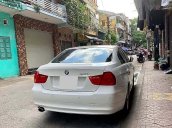 Bán BMW 320i 2011, màu trắng, xe nhập còn mới, giá 535tr