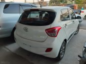 Cần bán lại xe Hyundai Grand i10 sản xuất 2015, màu trắng xe gia đình giá chỉ 245 triệu đồng