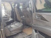 Bán ô tô Cadillac Escalade SV Platinum, màu đen, xe nhập Mỹ siêu đẹp đi chuẩn 3 vạn 3