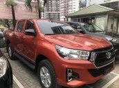 Cần bán xe Toyota Hilux 2.4E đời 2019, màu cam, nhập khẩu nguyên chiếc giá cạnh tranh. LH 0973.160.519