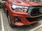 Cần bán xe Toyota Hilux 2.4E đời 2019, màu cam, nhập khẩu nguyên chiếc giá cạnh tranh. LH 0973.160.519