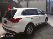 Cần bán Mitsubishi Outlander 2.0 CVT Premium sản xuất 2019, màu trắng