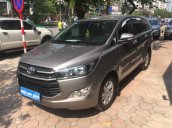 Bán xe Toyota Innova 2.0E màu đồng, sản xuất 2017