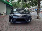 Bán Toyota Camry đời 2018, màu đen xe nguyên bản