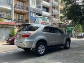 Bán Toyota Fortuner đời 2009, màu bạc còn mới