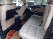 Cần bán Toyota Innova 2.0G AT đời 2017, màu bạc số tự động