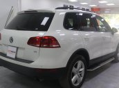 Autogroup bán Volkswagen Touareg đời 2013 màu trắng xe nhập Đức