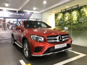 Cần bán nhanh chiếc Mercedes GLC - Class 300 AMG, năm 2019 - Có sẵn xe - Giao nhanh toàn quốc