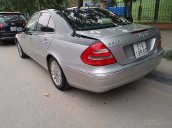 Bán Mercedes E240 W211 2002, màu bạc, giá chỉ 260 triệu