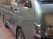 Cần bán xe Toyota Hiace năm sản xuất 2010, máy dầu 2.5, số tay