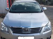 Bán Toyota Innova E sản xuất 2013, màu bạc, xe nhập, giá tốt