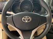 Cần bán xe Toyota Vios 1.5E MT đời 2017, màu trắng, biển SG, giá tốt đi nhanh