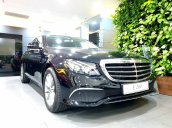 Bán xe Mercedes E200 đời 2019, màu đen, giao xe toàn quốc