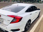 Cần bán xe Honda Civic đời 2017, màu trắng, nhập khẩu, 800tr