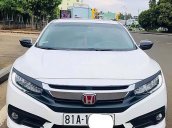 Cần bán xe Honda Civic đời 2017, màu trắng, nhập khẩu, 800tr