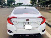 Cần bán xe Honda Civic đời 2017, màu trắng, nhập khẩu, 800tr