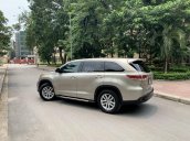 Bán nhanh chiếc Toyota Highlander LE 2.7 AT sản xuất 2015, màu kem be nhập khẩu