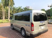 Bán ô tô Toyota Hiace 2010, màu bạc số sàn giá cạnh tranh