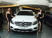 Cần bán xe Mercedes GLC 200 đời 2019, màu trắng, giao xe nhanh chóng