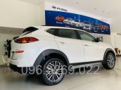 Bán ô tô Hyundai Tucson 2.0 tiêu chuẩn sản xuất năm 2019, có săn xe, giao ngay