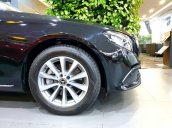 Bán xe Mercedes E200 đời 2019, màu đen, giao xe toàn quốc