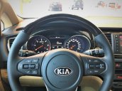 Bán xe Kia Sedona Premium đời 2019, màu nâu, giao xe nhanh