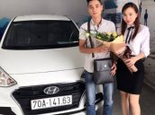 Giao ngay - Giá tốt. Hyundai Grand i10 1.2 MT Sedan đời 2019, màu trắng