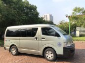 Bán ô tô Toyota Hiace 2010, màu bạc số sàn giá cạnh tranh