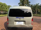 Bán ô tô Toyota Hiace 2010, màu bạc số sàn giá cạnh tranh