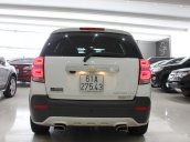 Cần bán Chevrolet Captiva 2.4 LTZ 2016, màu trắng giá cạnh tranh