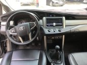 Bán Toyota Innova 2.0E màu xám lông chuột, sản xuất 2019 số sàn mới 99%