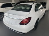 Mercedes C300 AMG 2020 ưu đãi trước bạ, tặng kèm phụ kiện Mercedes