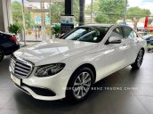 Mua xe trả góp lãi suất thấp với chiếc Mercedes-Benz E200, đời 2019, có sẵn xe, giao nhanh