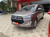 Cần bán Toyota Innova 2.0 năm sản xuất 2018, màu xám (ghi)