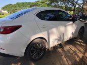 Cần bán xe Mazda 2 năm sản xuất 2017, màu trắng, đi 11.500km, giá chỉ 478tr