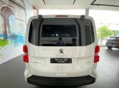 Traveller Luxury - MPV gia đình - Ưu đãi hấp dẫn