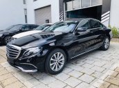 Cần bán Mercedes E200 sản xuất năm 2019, màu đen, trả trước 600 triệu