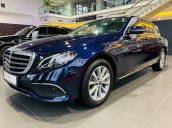 Bán Mercedes E200 đời 2019, màu xanh lam, trả trước 600 triệu