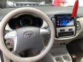 Cần bán gấp Toyota Innova 2.0V năm 2013, màu bạc như mới