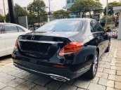 Cần bán Mercedes E200 sản xuất năm 2019, màu đen, trả trước 600 triệu