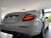 Mua xe trả góp lãi suất thấp với chiếc Mercedes-Benz E200, đời 2019, có sẵn xe, giao nhanh