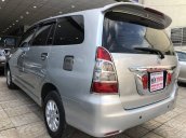 Cần bán gấp Toyota Innova 2.0V năm 2013, màu bạc như mới