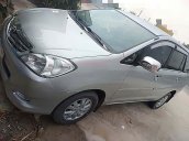 Cần bán gấp Toyota Innova đời 2011, màu bạc xe còn mới nguyên