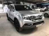 Bán Isuzu Mu-X 2.5MT màu bạc, số sàn, máy dầu, 7 chỗ, nhập Thái Lan 12/2017, biển Sài Gòn, đi 46000km