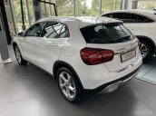 Cần bán xe Mercedes GLA 200 đời 2019, màu trắng, nhập khẩu nguyên chiếc