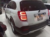 Bán Chevrolet Captiva sản xuất năm 2015, màu trắng xe còn mới nguyên